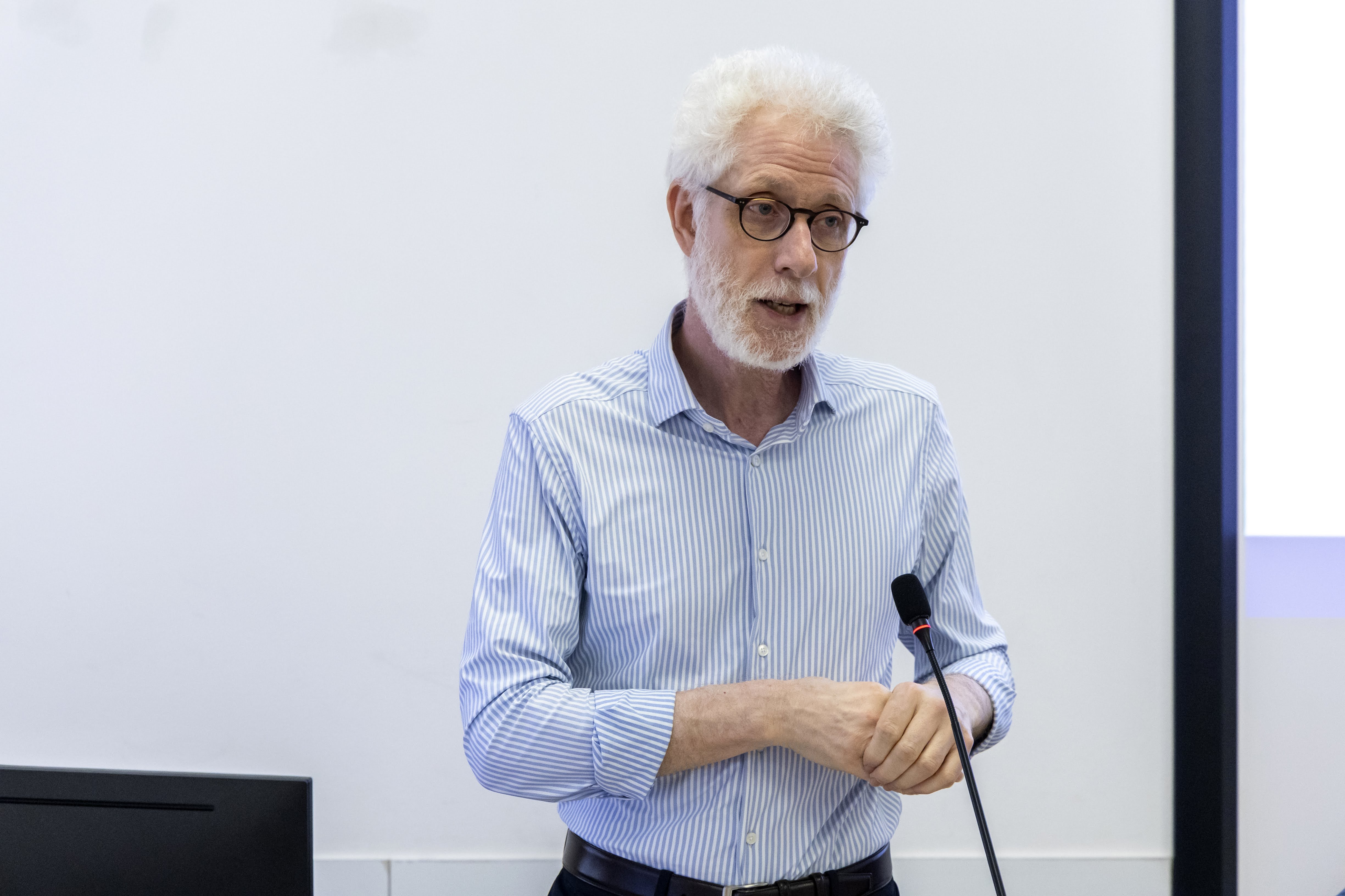 "Comunicare la scienza: mediazioni e mediatori del sapere scientifico nella società complessa". Presentazione dei risultati finali del progetto di ricerca D.3.2/2022 dedicato allo studio del ruolo di media, piattaforme e attori sociali nella comunicazione pubblica della scienza.
Saluti istituzionali e introduzione della giornata del Prof. Piermarco Aroldi e del Prof. Ruggero Eugeni.
Keynote speeches del Prof. Jaron Haramban e del Prof. Paolo Volonté. 
A seguire tavole rotonde con Simone Tosoni, Gaia Amadori, Federico Neresini, Maria Francesca Murru, Irene Picardi e Paolo Gomarasca.